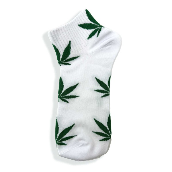 Weiße Socken mit grünen Cannabisblättern